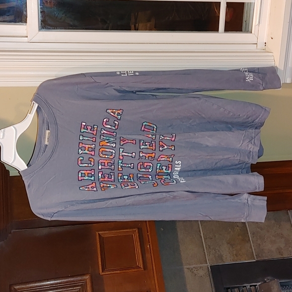 Shirt - Picture 2 of 4